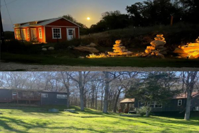 Private Cozy Hideaway with Deck Escape Austin 35mi